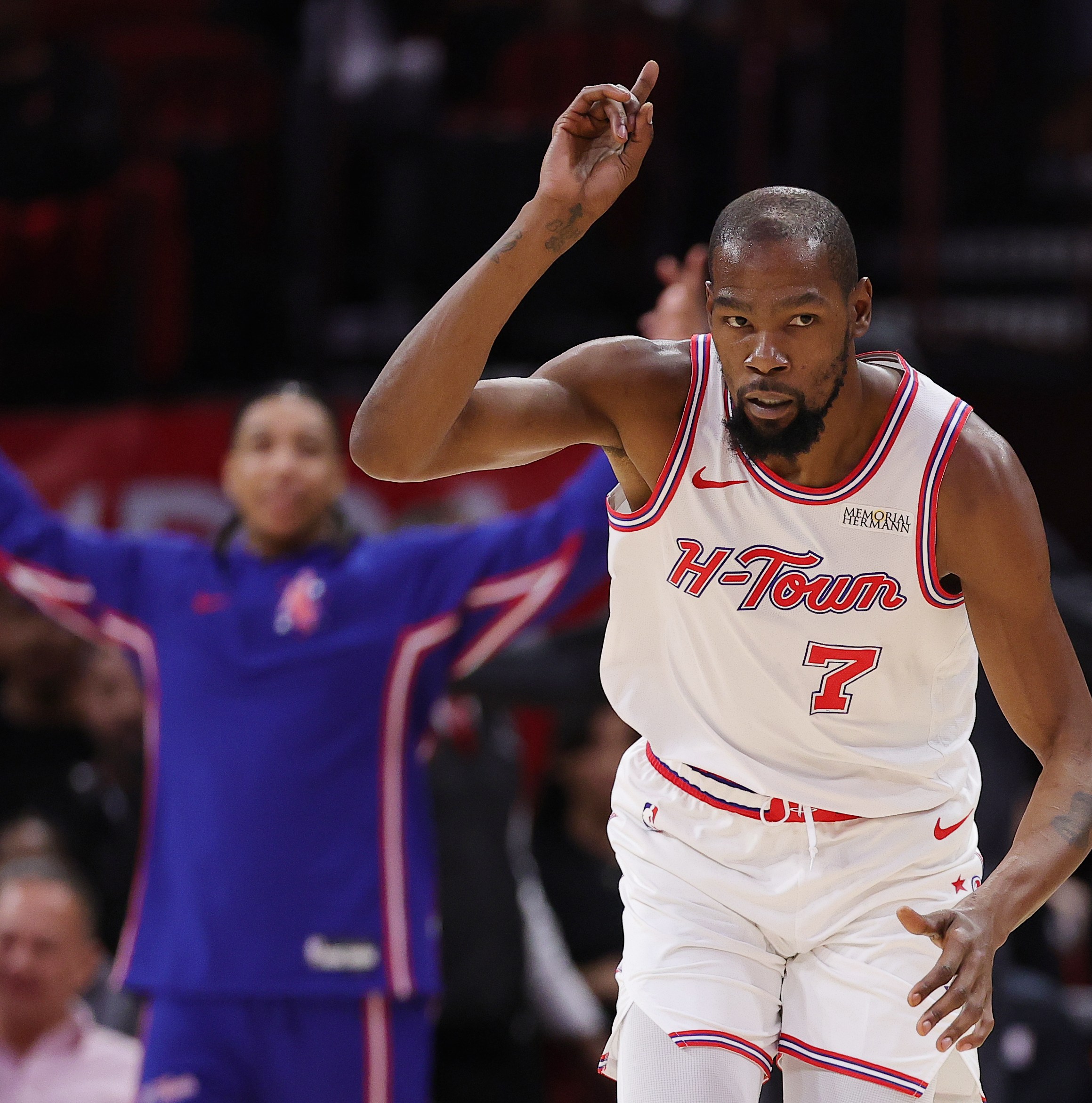 Rockets plan jersey switch back to fan favorites