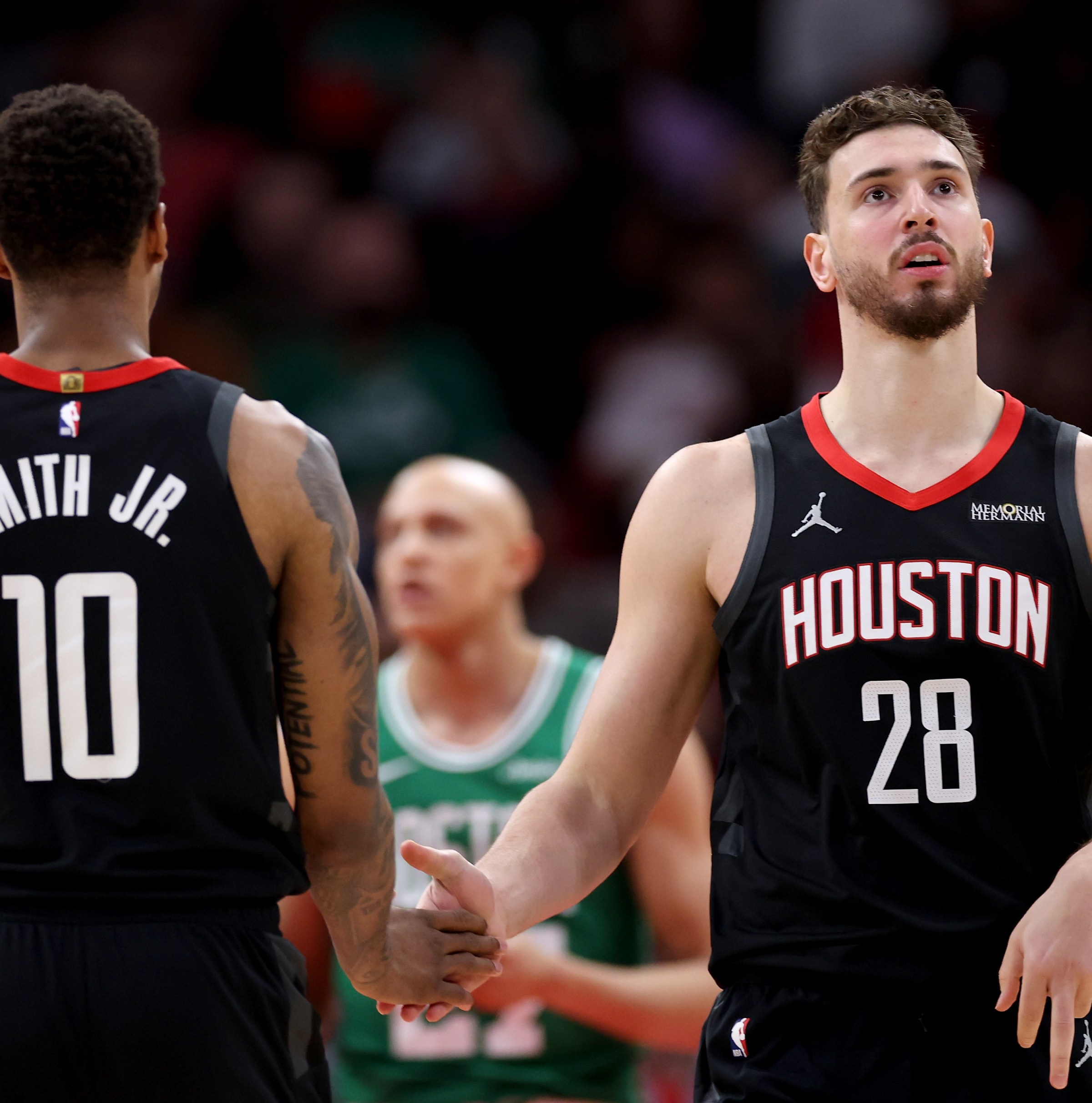 Hornets Fly Into Houston