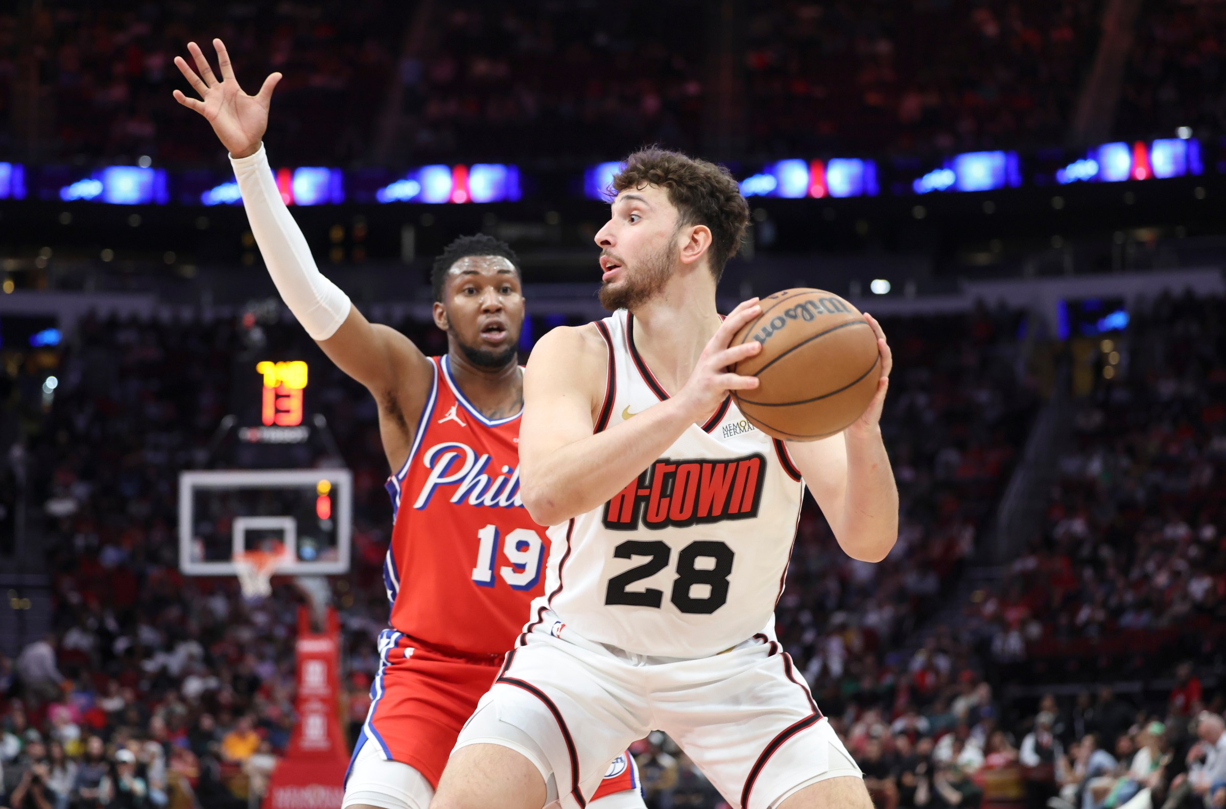 Rockets take on the 76ers in Philly