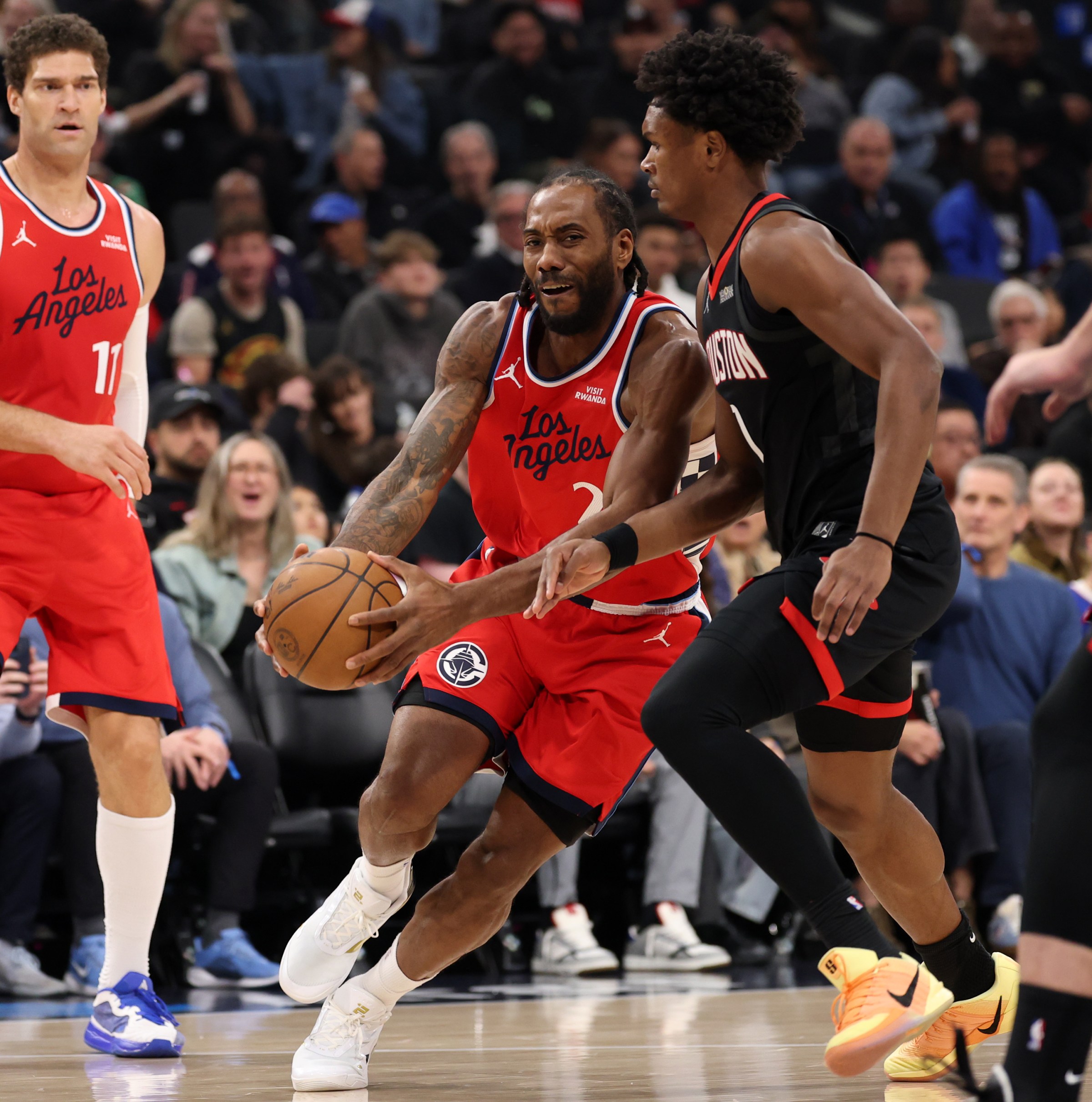 Rockets get run out of the gym by the Clippers in LA, 128-105
