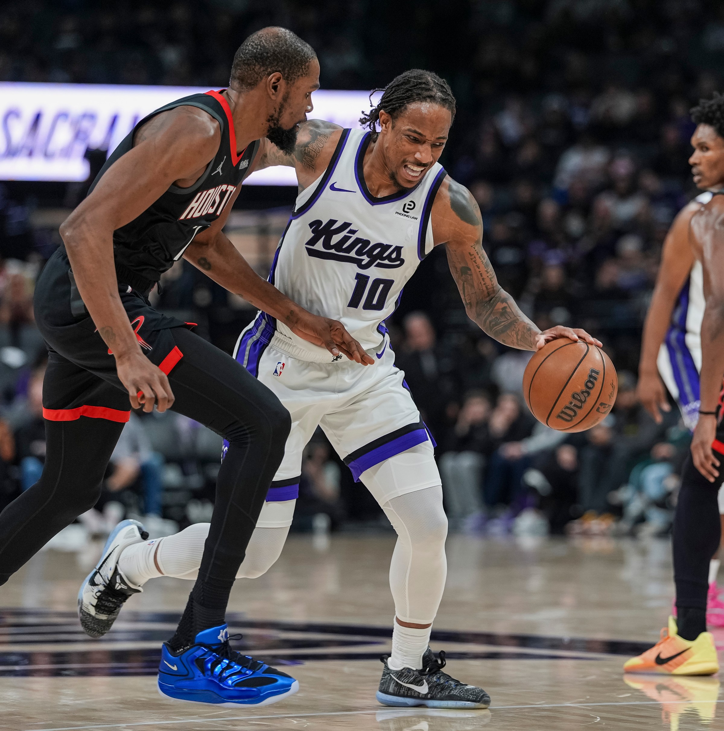 Rockets take on the Kings in H-Town