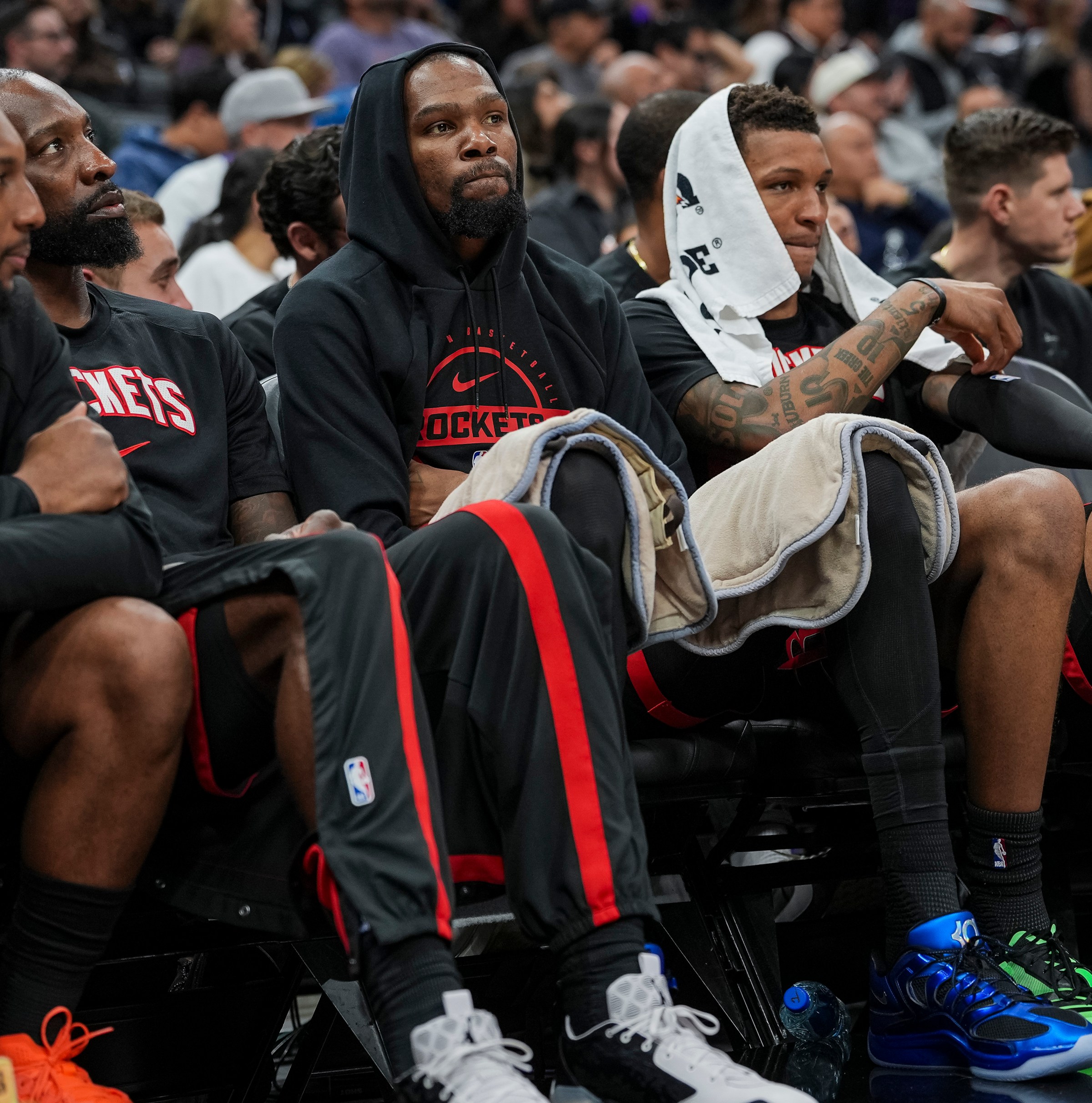 Rockets continue to struggle on the road, lose to the Kings 111-98