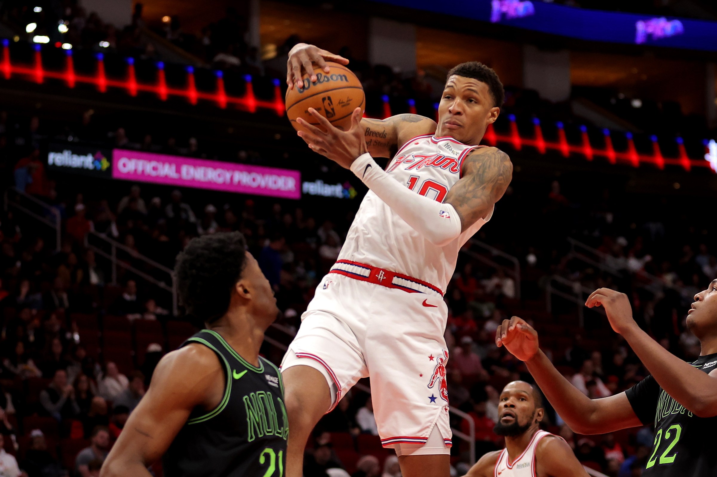 Spurs jingle, jangle, and perhaps jingle again into Houston