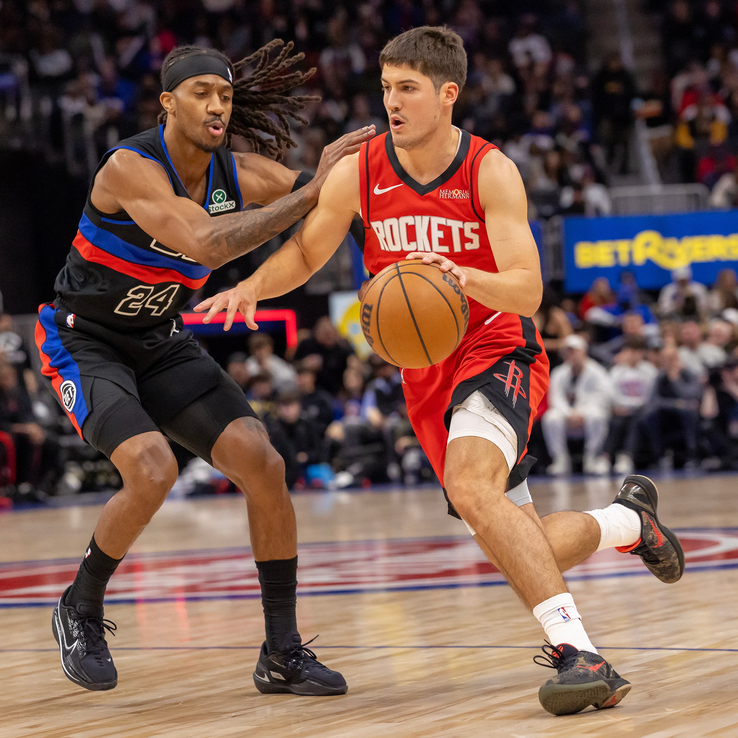 Rockets rebound with 111-104 victory over Pistons