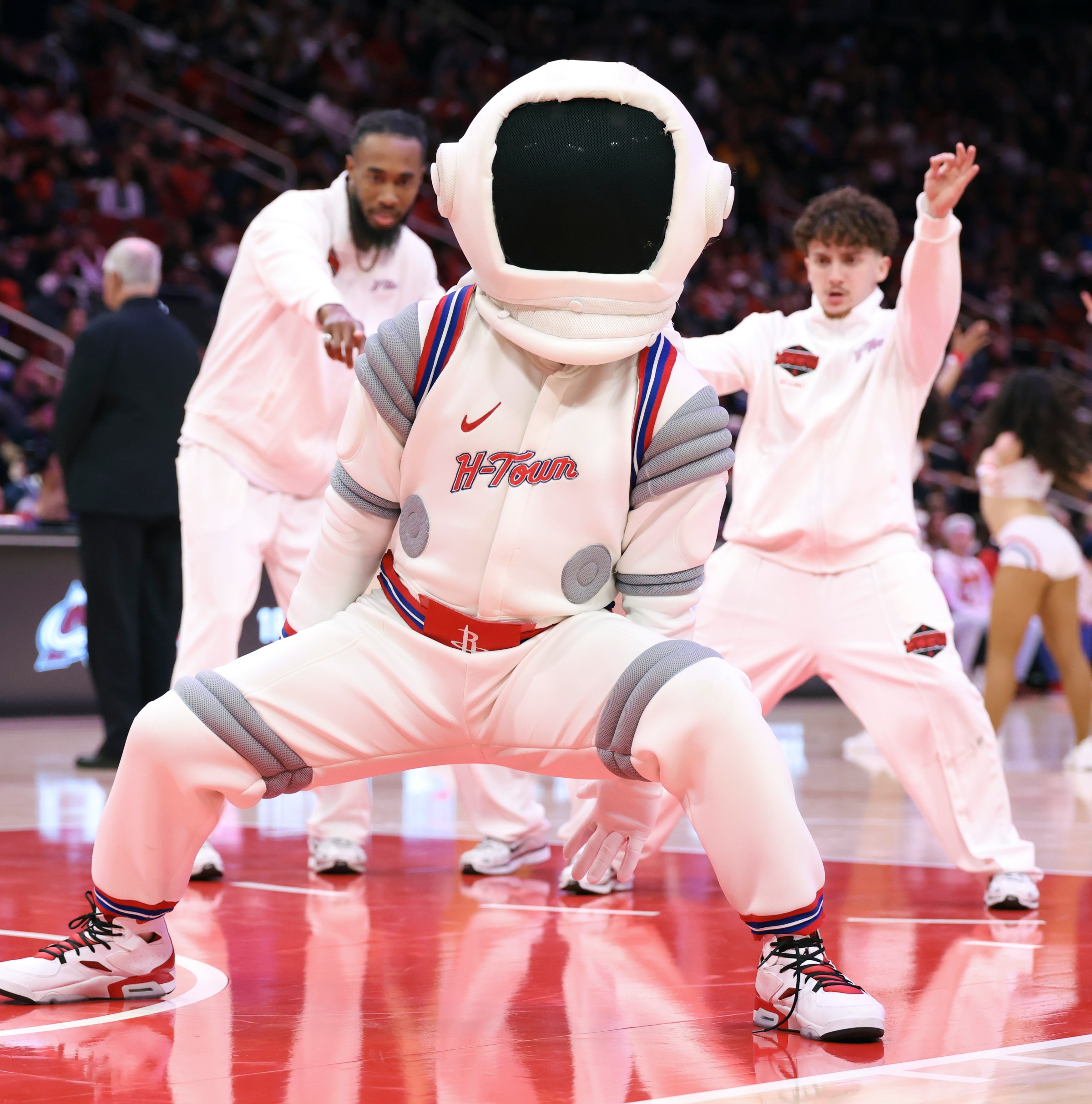 Rockets Fly To Atlanta To See Hawks